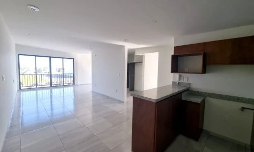 cocina con balcon y barra