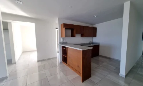 cocina con barr y luz natural