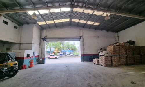 espacio industrial con luz natural 4 bodega techada en renta col la laguna