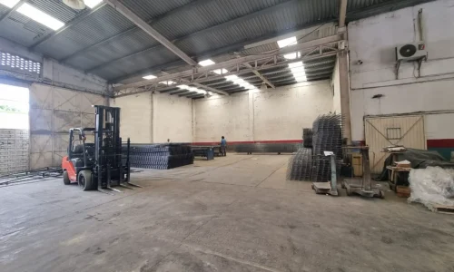 gran almacén con luz natural bodega techada en renta col la laguna
