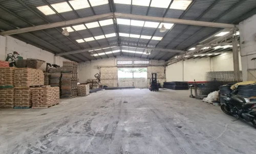 gran almacén con luz natural 1 bodega techada en renta col la laguna