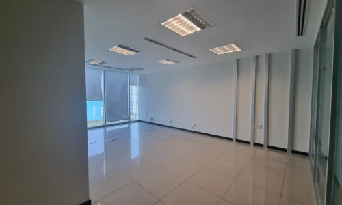oficina con luz natural y balcon oficina en renta Torre 1519