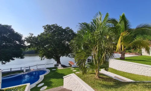 pool view lake side