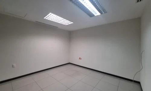 sala espacio lleno de luz natural oficina en renta Torre 1519